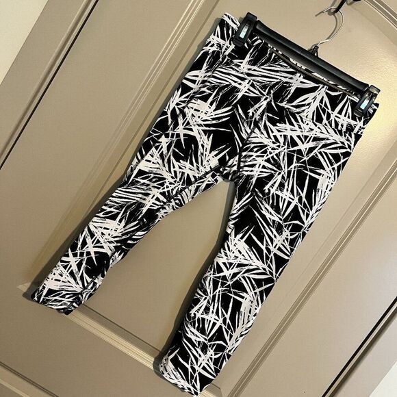 Women's Calvin Klein Leggings, medium - Picture 1 of 10